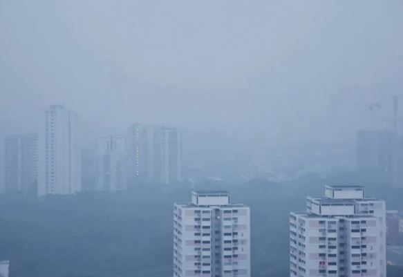 Kabut Asap Karhutla Indonesia Bikin Menderita Singapura, Terburuk Sejak 2015